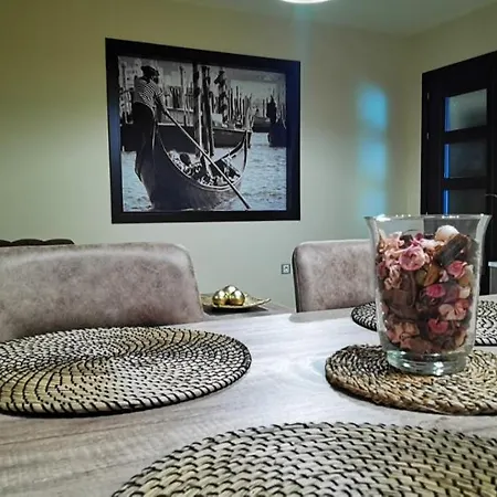 Ales Ii * Arenas de San Pedro